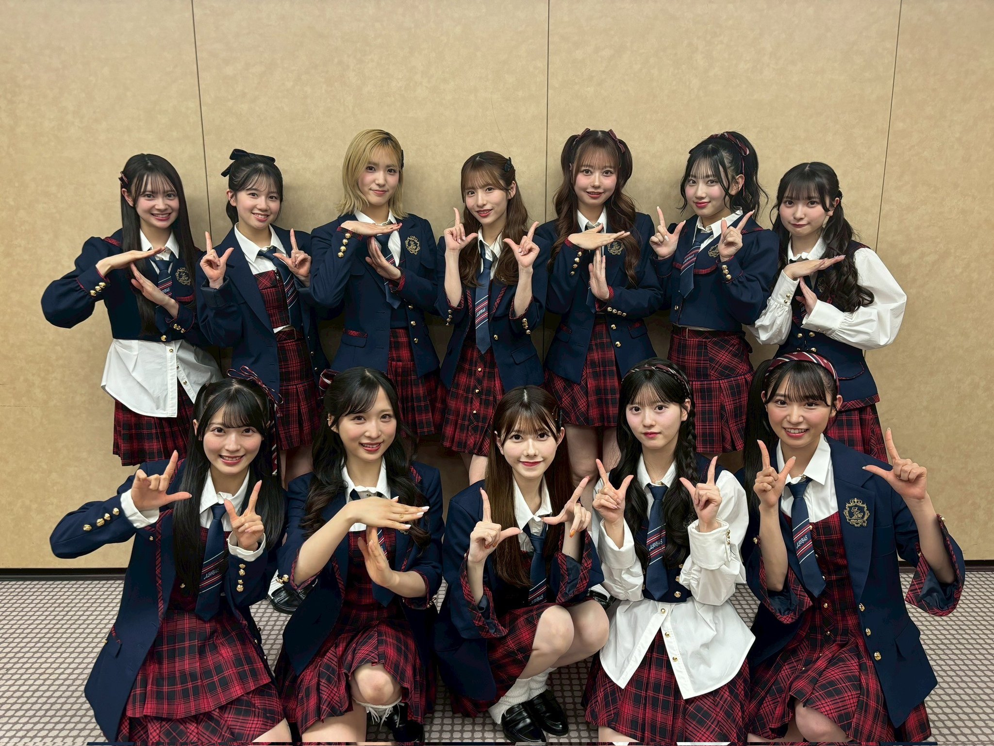 AKB48 山﨑空 Officialスクラッチ A賞 サイン入り タペストリー AKB48 2025年「48の日」記念 スクラッチ | AKB48 Official
