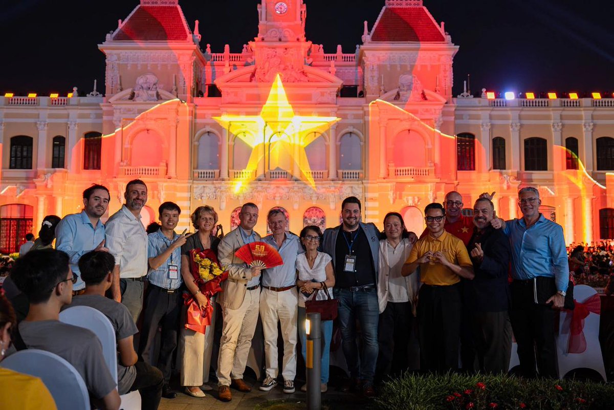 Dirty Monitor tweet media