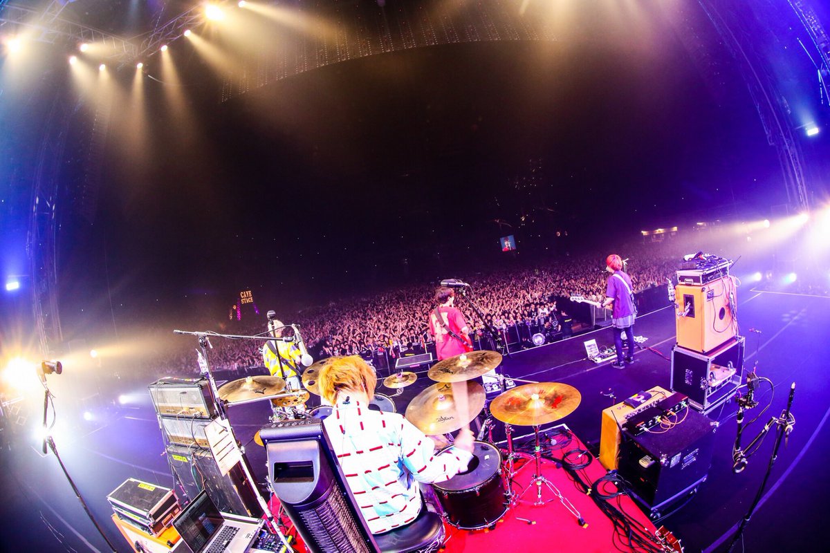 #ちぃちぃの毎日KEYTALK

【ライブ編】

2019/05/03
「VIVA LA ROCK 2019」

初日の大トリキラッキラしてたKEYTALKの4人を目に焼き付けてたらまさかのセトリにうるうる&amp;たのしい最高の日だった✊
希望休先輩とかぶって上司に怒られたけどどうでもよかった😂
ビバラ室内だから気温天気関係なくて最高✊