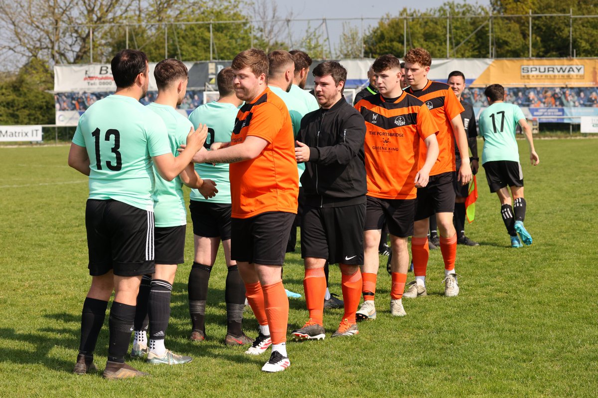 ParksFooty's tweet photo. 2024-25 @the_portsmouth Adelaide Cup final at @AFCPortchester 27.4.25
A 6-1 victory for Solent Strikers against @AFCHilsea
Photo set at https://t.co/gSOq0s78QR
#sundayleaguephotos #grassrootsfootball #adelaidecup #copsl https://t.co/Nv68xEhH3Y
