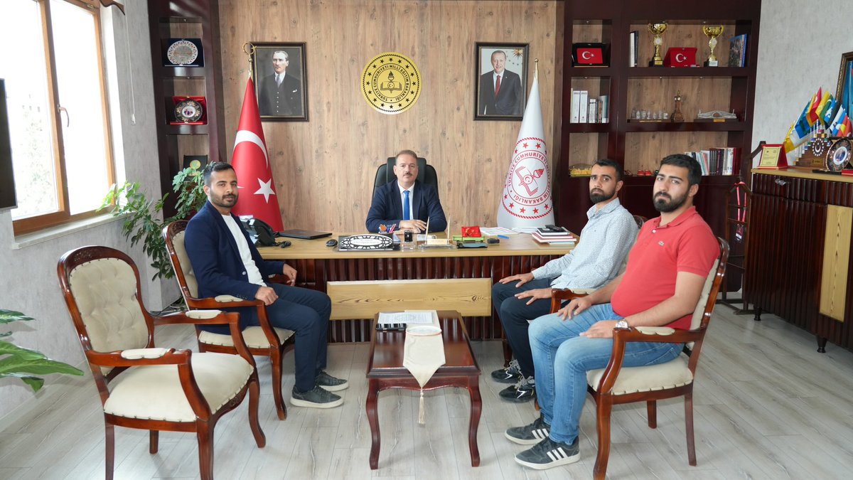 adiyamanmem's tweet photo. Demokrasi ve Birlik Derneği Başkanı Sayın Batuhan Daşkol ve Yönetim Kurulu üyeleri İl Milli Eğitim Müdürümüz Sayın Ali Tosun’u ziyaret etti. Nazik ziyaretleri için teşekkür ederiz. https://t.co/LlWhQHzCnF