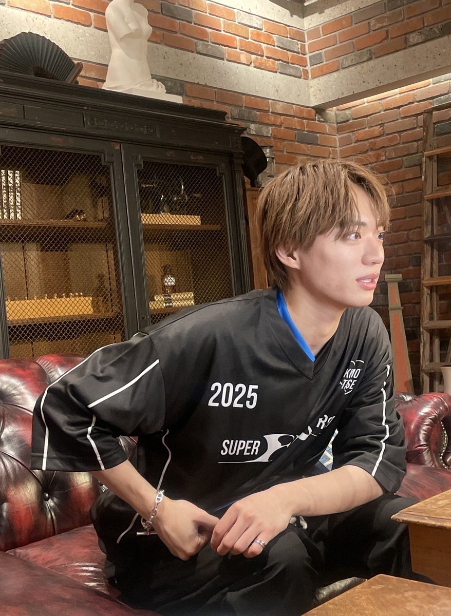Taisei_F_Staff's tweet photo. ＼STAFFカメラ📸／

【FC限定】#SFFグッズ解禁記念配信 
ご視聴ありがとうございました🏫
※アーカイブ視聴は5/1(木)23:59まで

SFFグッズの受注は明日まで⚠️
FC会員でない方でもご購入可能です！

🛒オフィシャルショップ
https://t.co/ssOMIZP9UI

⏰受注販売
5月1日(木)23:59まで

#大晴STAFFカメラ #福本大晴
