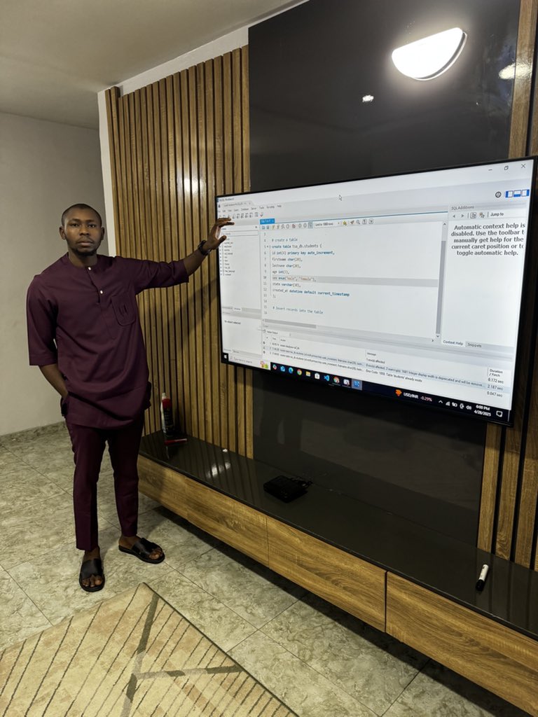 kingofrimo's tweet image. First week with TSA🎁
#Dataanalyst #DataEngineeringStudy