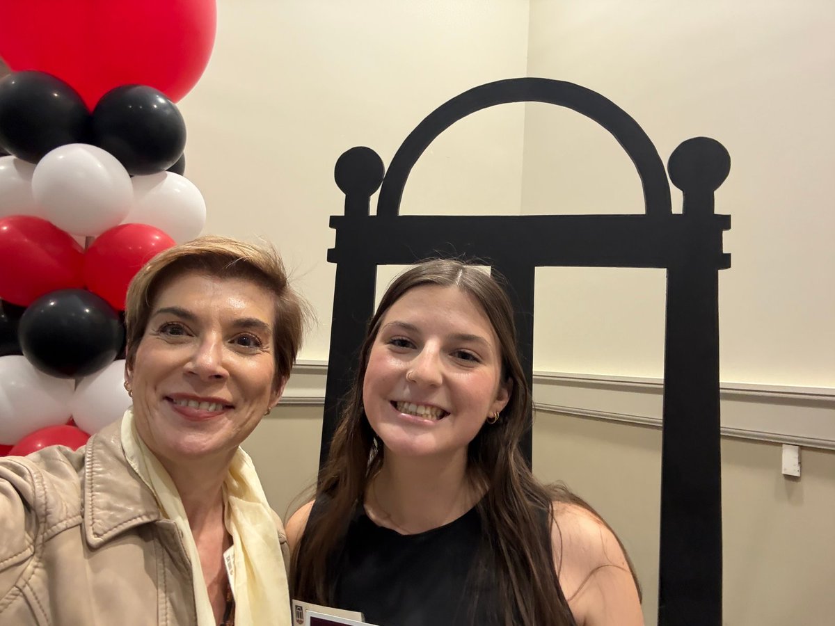 We’re so proud to celebrate Lanier Pickren, our amazing PR intern for the past year, for being named one of the Top 100 UGA Student Employees of the Year! Thank you for all of your hard work, creativity and dedication. We can't wait to see all that you accomplish! 

#UGAVetMed