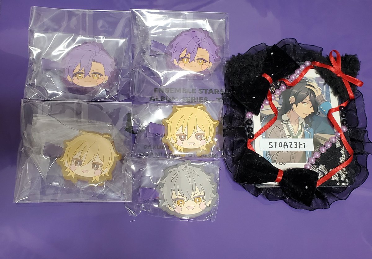 【交換】あんスタ みにコレ 前髪クリップ

譲⇢アドニス2、薫2、晃牙

求⇢零＞＞＞なずな1

なずなはアドニスとの交換のみ

大阪市内手渡し、郵送