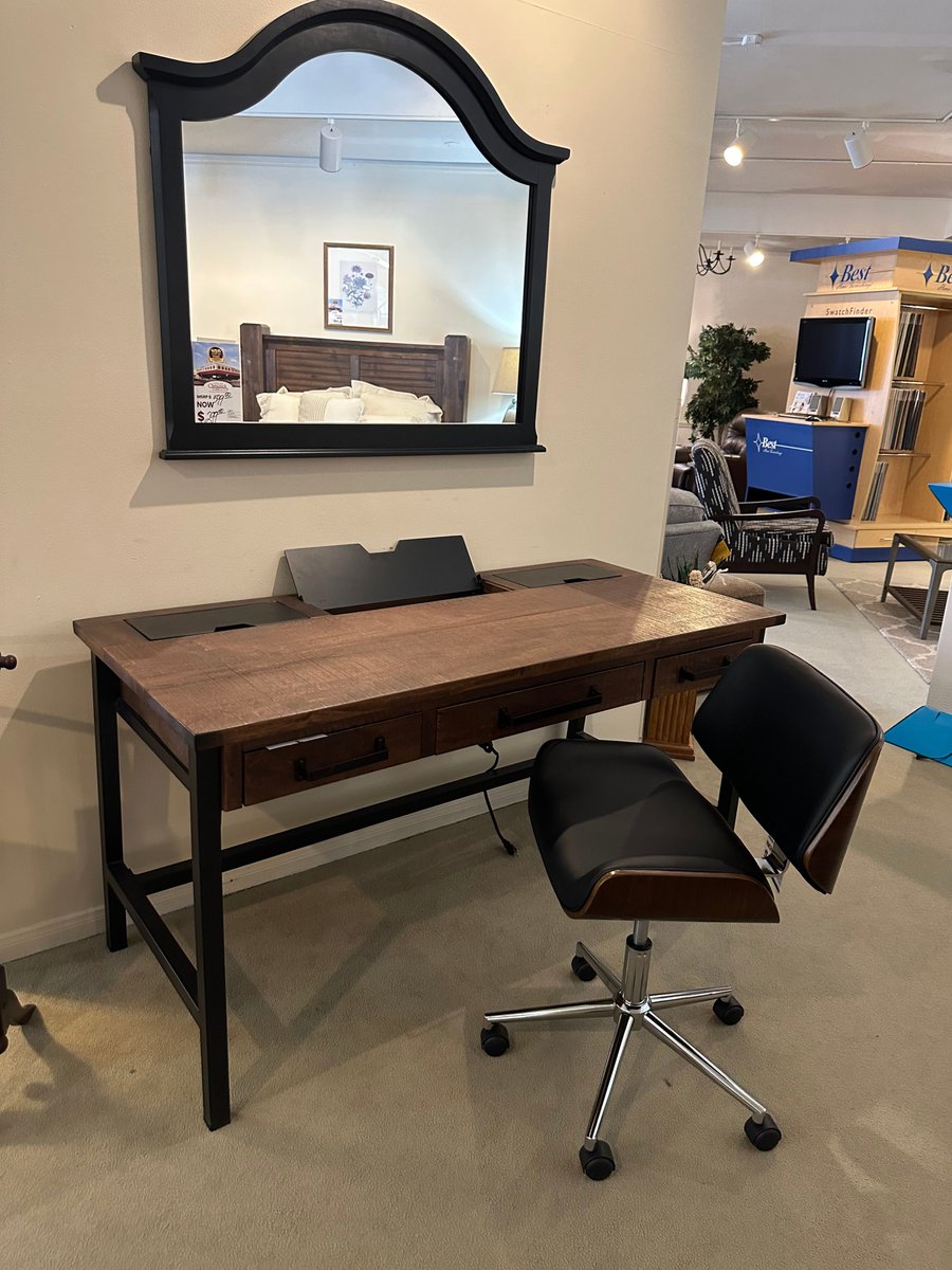 ChesnickFurnCo's tweet image. Summer’s around the corner, but school’s not out just yet!

Stay focused during exam season with a desk setup that makes studying at home feel comfortable and productive. 🖥️🏡

 Find yours at Chesnick Furniture Co.

#Chesnick #ExamSeason #HomeWorkspace #VictoriaTX