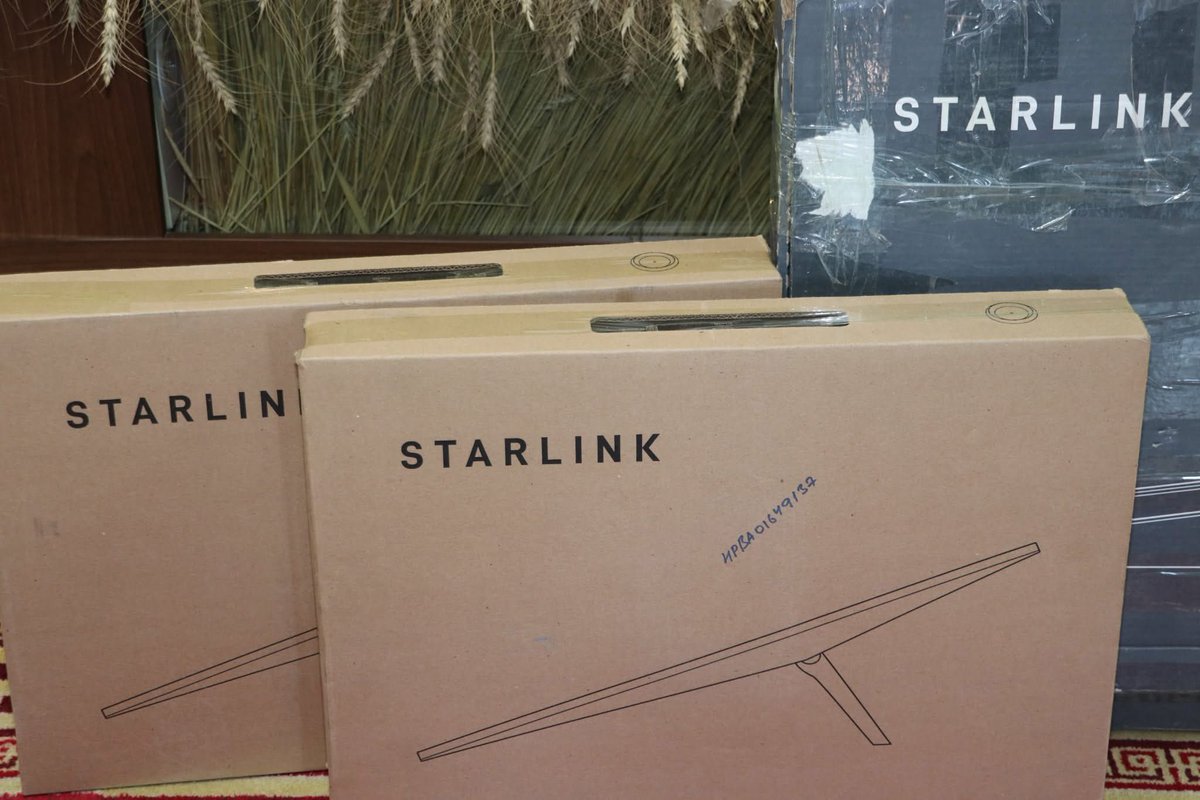 Сэлэнгийн түймэртэй байгаа гурван суманд Мобиком компани Старлинк төхөөрөмж бэлэглэжээ.
🔴 Мобиком компанид баярлалаа. 👏🏻