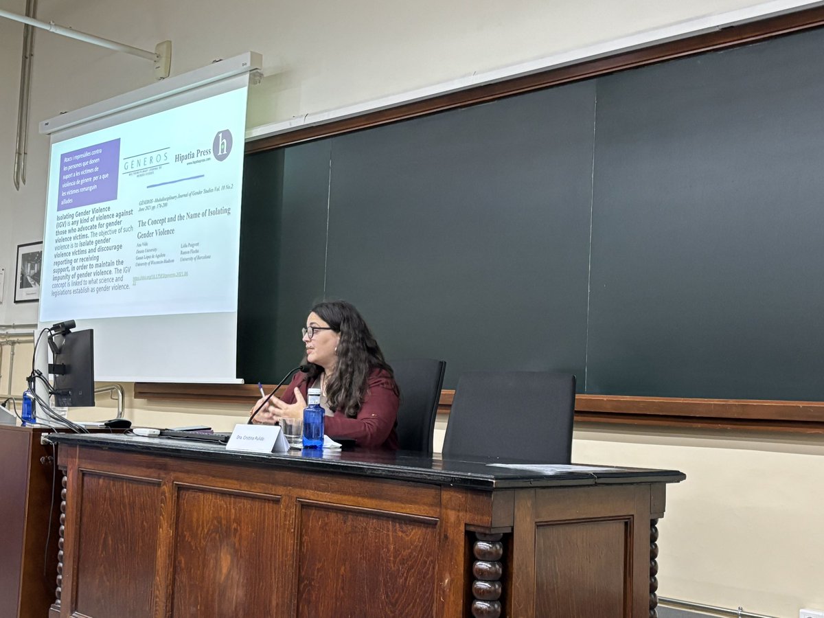 Jornada de reflexions profundes i de compartir evidències científiques per intervenir i fer recerca des del Treball Social sobre la violència de gènere. Amb recerca i pràctica del més alt nivell científic continuem l’estela de les pioneres de la disciplina com Jane Addams.