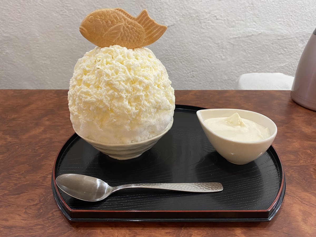 最近の私とかき氷と🍧
髪の毛短くしてみました✂︎✨
伸びるのが早い！すでに伸び始めてます👀
かき氷は冬も食べ続けてました🫣