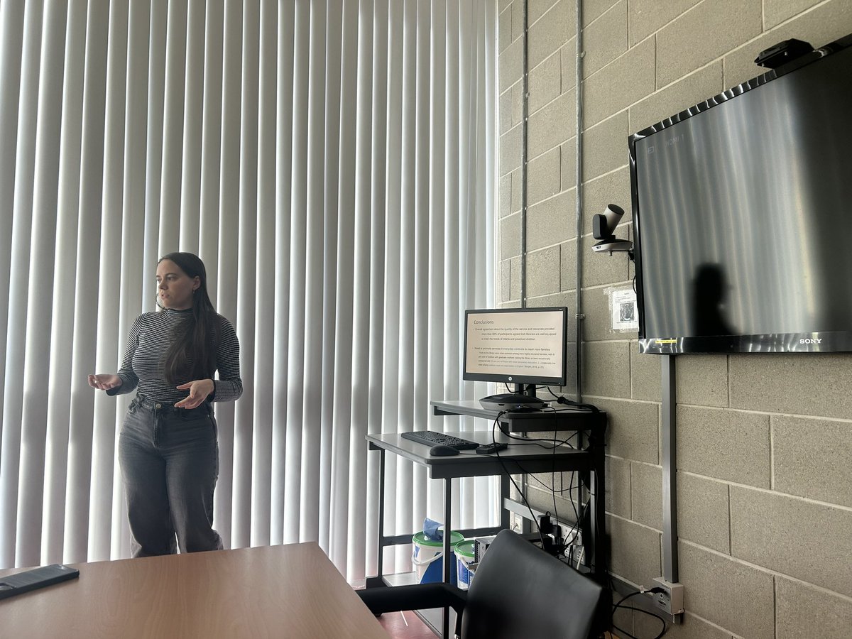 Eavanmac's tweet image. Joyous morning today at the progress panels for our three excellent @PsychologyMIC PhD students - such an interesting range of topics - identity and second generation migrants, vulnerability in elite sport and benefits of reading & libraries on early development - well done all
