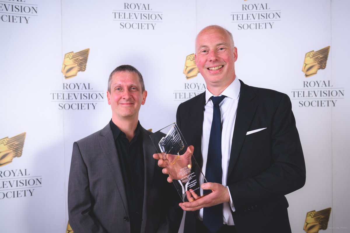 UWEJournalism's tweet image. MA Journalism programme leader @P0st_News was honoured to present the @RTS_media West of England Award for Best News or Current Affairs Journalist 2025 to @RobertMurphyTV from @itvwestcountry 👏🎉🎖️