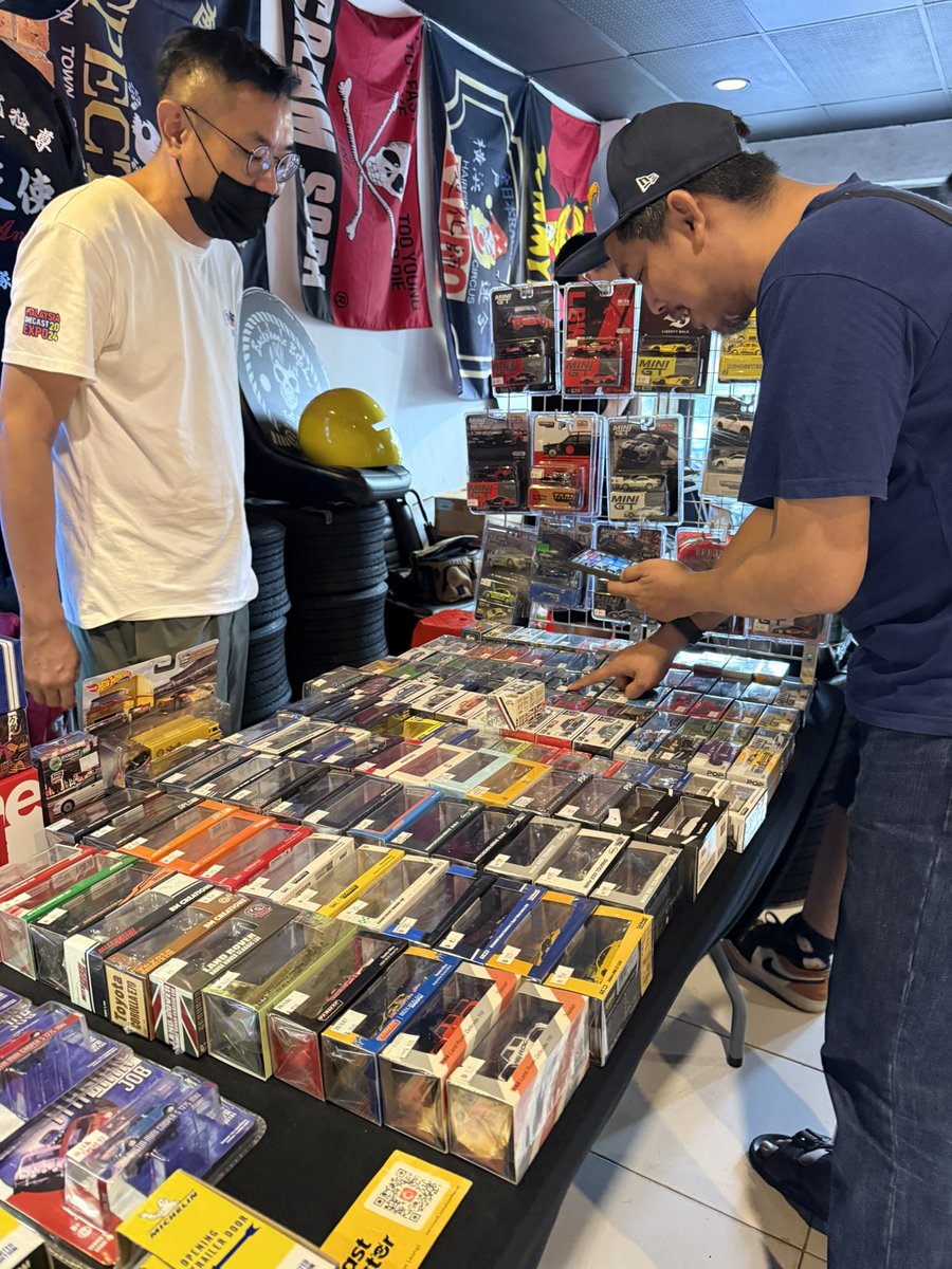team_bwb's tweet photo. Last weekend we cooked with Colqube with our BWB X MOM diecast event. Special thanks to all the vendors, friends who helped out and everyone who dropped by even though it is peak open house season!!! https://t.co/kFMhoyFjuR