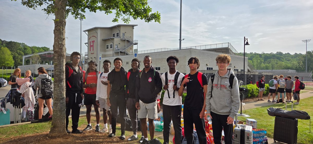 Dcsogoat's tweet photo. STATE BOUND @Demetrihalljr_ @AntonioWynn2028 @DarylThomasJr__ @woogienxtup @HewittAthletics @HT_TrackXC @TeamJean_ https://t.co/cm3Ot6G7mx