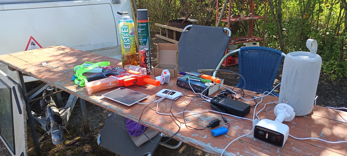 joochainbot's tweet image. GDB .. another sunny day, and almost back online 🫩😱🤣
@metakid 
@ItsMoneyMiller
@VanTheBiscuit 
@caracakesxoxo