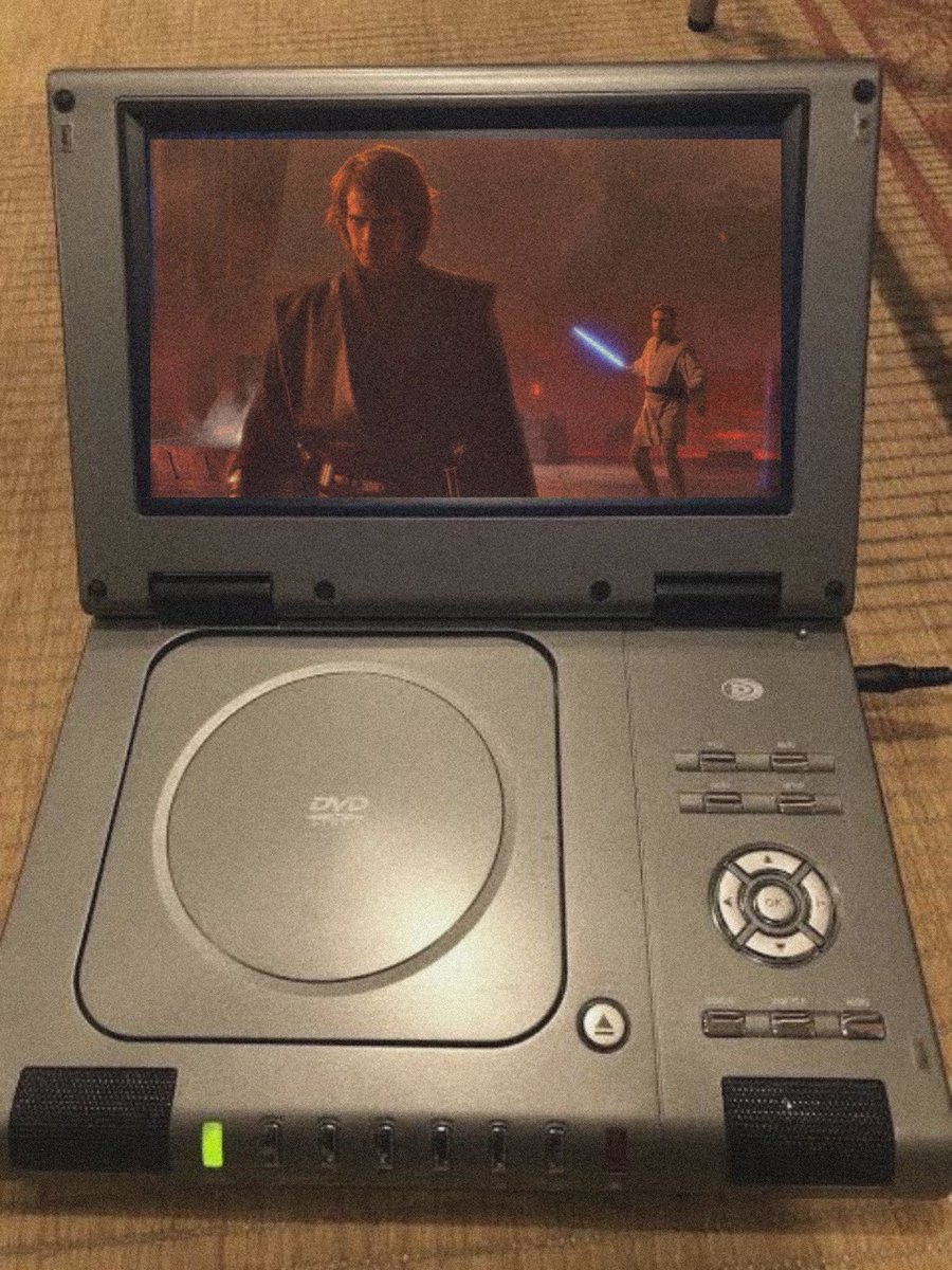 spoiler4you's tweet photo. ROTS didnt rerelease where I’m from so I’m watching it as god intended https://t.co/NsQrX0Kdgc