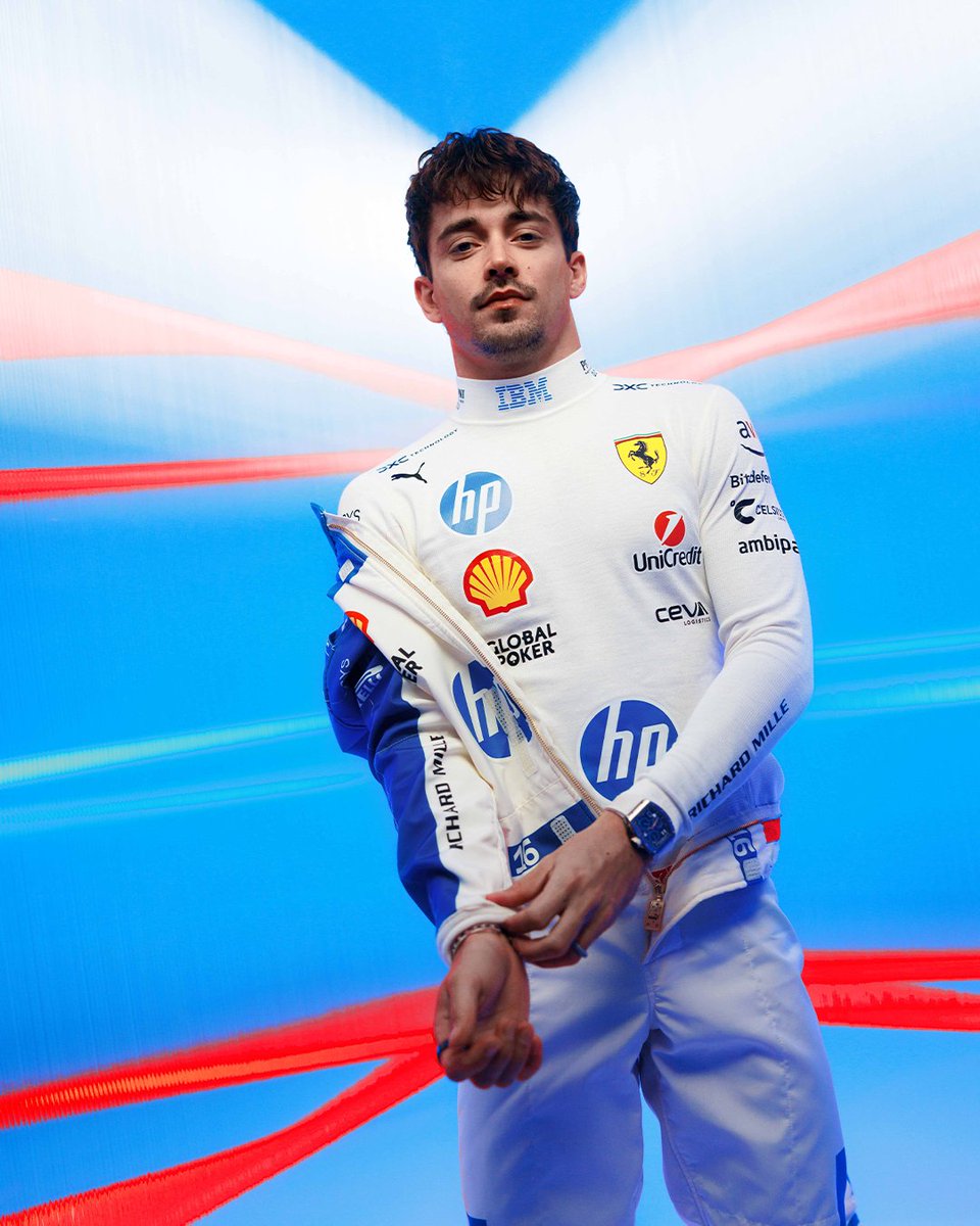 ScuderiaFerrari's tweet photo. Get a better look at the blue vibe⚪🔵 https://t.co/0lnkTIB3Pa