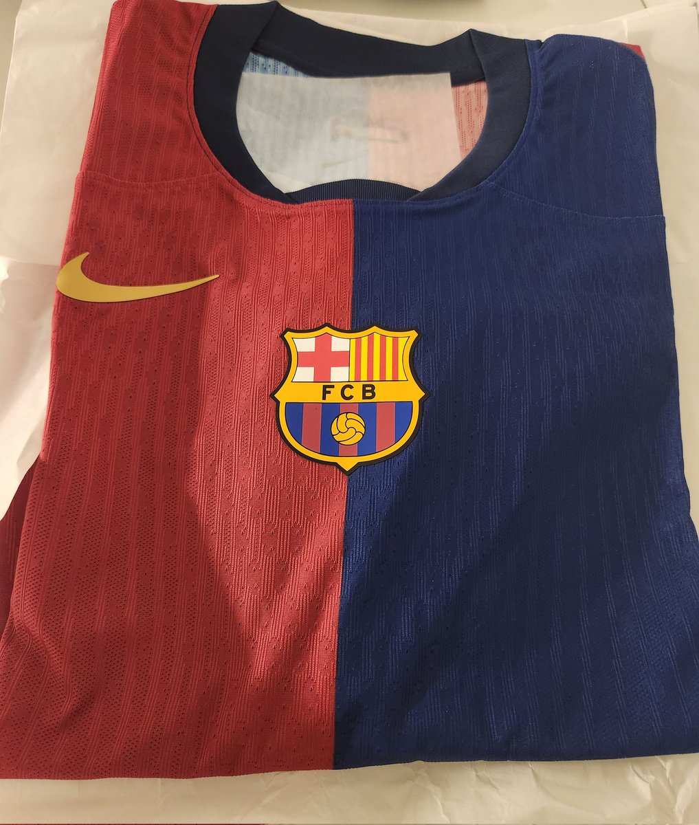 Out of context 🤭

Shipping from 🇦🇷 to 🇺🇸 💪

Barcelona 

Authentic - Sponsorless