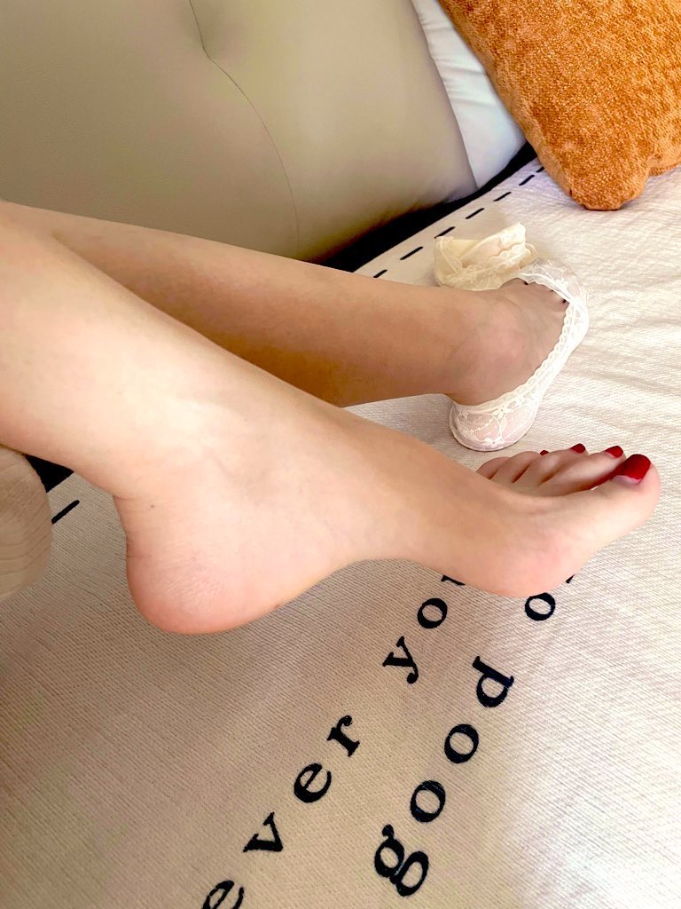 xifijcf's tweet photo. 刚洗白白，要不要闻闻香不香😍 https://t.co/imgq57X3aU
