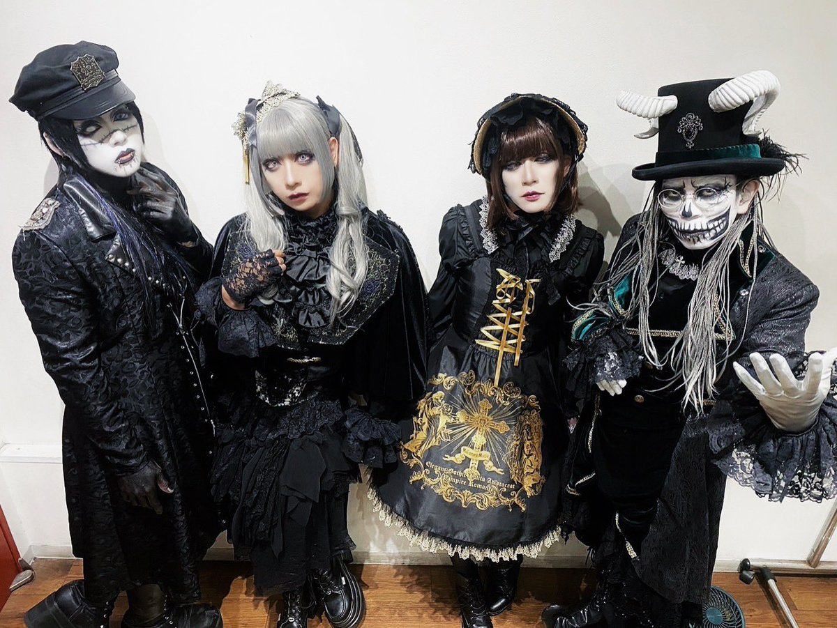 高田馬場CLUB PHASE
CONCEPT ONEMAN SHOWTOUR 
黒服限定GIG 4Days 【FINAL TOKYO】ありがとうございました⚡️

本日はMoi-même-Moitié様より一部衣装をお借りして開催させていただきました！