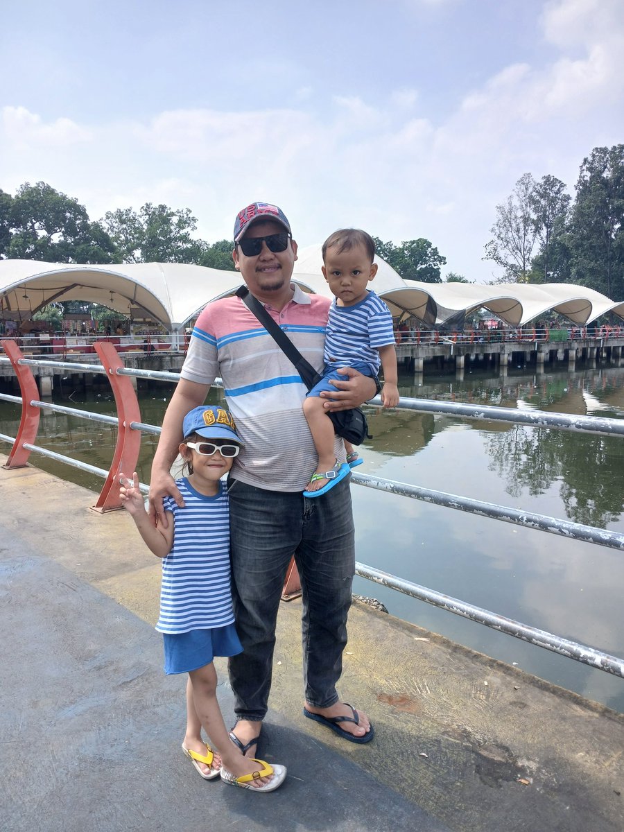 tatuismaia's tweet photo. Ya Allah sakitku ini sepertinya kambuh lagi &amp; aku merasakan rasa sakit yg sama seperti 8th yg lalu, izinkan aku hidup lebih lama lagi untuk mereka, suami &amp; anak-anakku 💞 #love #family https://t.co/Gi7aCoH0rm