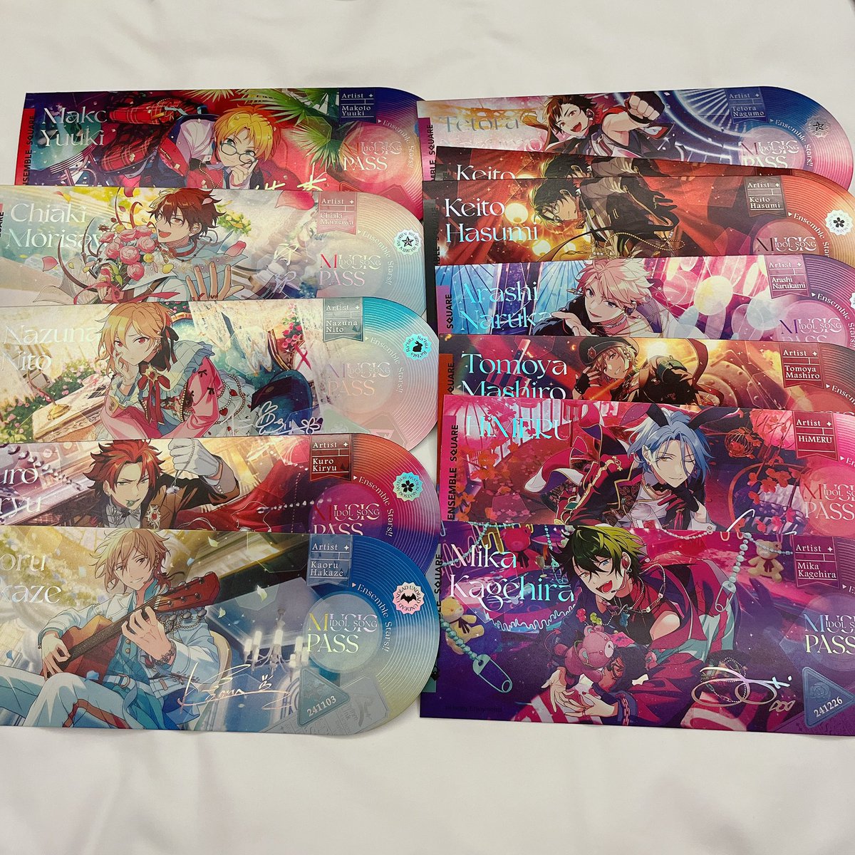 sorrn63's tweet photo. 【交換】あんスタ　中国 ホロチケ 唱片 レコード チケット
譲：真、💖千秋、なずな、紅郎、💖薫、鉄虎、敬人、嵐、友也、💖HiMERU、💖みか
求：同種渉、ジュン各一、同異種スバル∞　又は一枚200円
💖のみは不可 郵送希望です。 https://t.co/xlCklt7Zb9