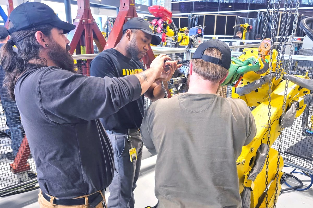 FANUCAmerica's tweet image. Happy #NationalApprenticeshipDay! 🎉

A big thank you to our amazing #FANUC America #apprentices for your hard work and dedication!👏🤖⚙️

If you wish to be considered for #future opportunities, sign up for email alerts📧 to be notified👇
🔗bit.ly/3ZaCULL