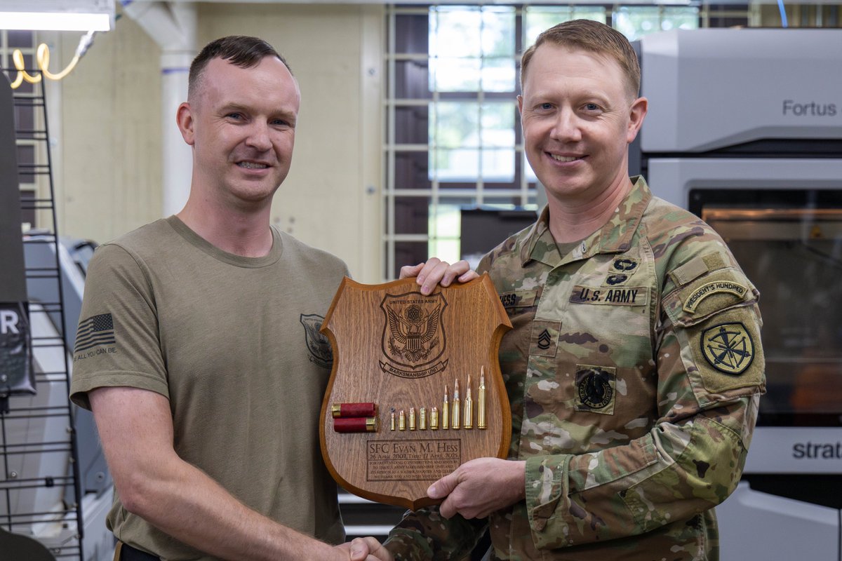 USAMUSoldiers's tweet photo. SFC Evan Hess spent 18 years at the USAMU, spending time both in the Custom Firearms Shop and on the #ServiceRifle Team. Hess also held leadership roles as the NCOIC of the Custom Firearms Shop and Service Rifle Team. We wish him luck in his next endeavor — #recruiting! https://t.co/AYHhEErNTo