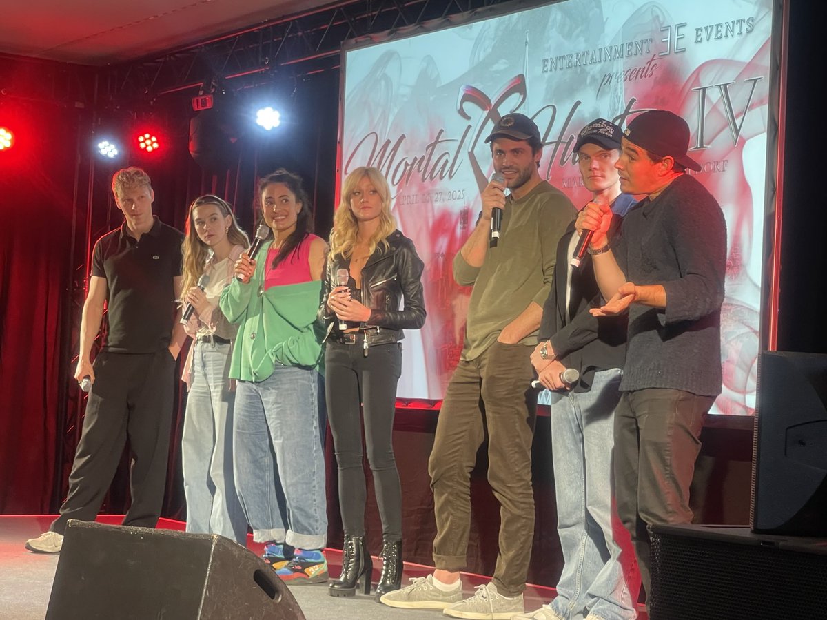 Fabruhlissa's tweet photo. Closing ceremony #MH4 #Shadowhunters https://t.co/IvznU22bWc