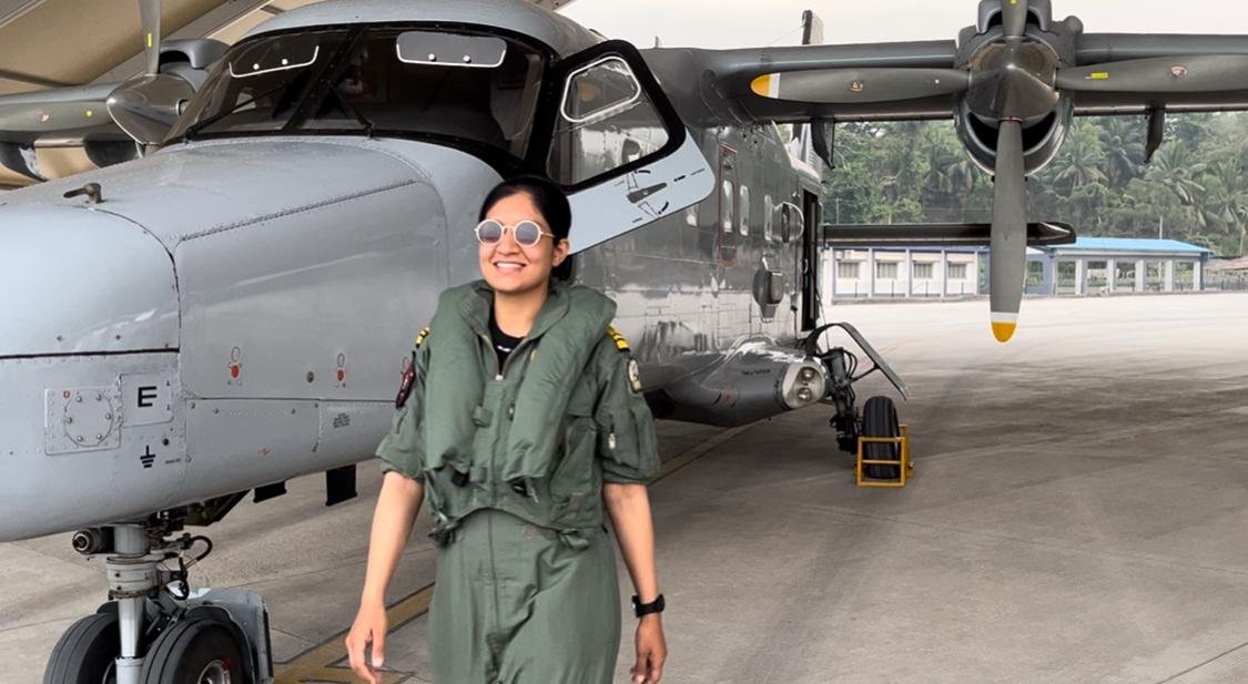airnewsalerts's tweet photo. Lt Cdr Divya Sharma, a Dornier pilot of INAS 318 at #INSUtkrosh #ANC, creates history as 1st woman Qualified Flying Instructor of #IndianNavy!
#NariShakti #WomenInUniform #QFI #NavalComponent #ANC @AN_Command https://t.co/flND5f46mW