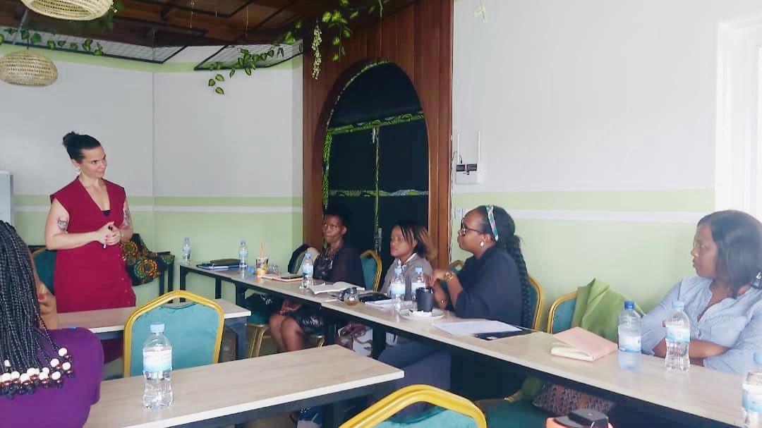 TeaHouseKigali's tweet photo. Adapting to change is the key to thriving. 

Last Thursday, women entrepreneurs came together at @TeaHouseKigali to explore how to navigate shifts in the business environment with confidence and clarity!

Follow @TeaHouseKigali to stay updated about future workshops https://t.co/CEZcPInSsf