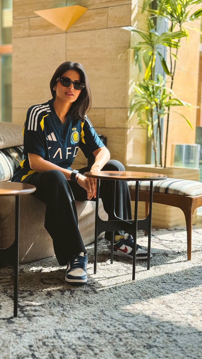 أحيانًا ما نحتاج نحلل أو نتفلسف كثير، نحتاج بس نؤمن بنادينا ونوقف معه، اليوم وكل يوم قلبي مع النصر، ومع كل لاعب ينزل الملعب وهو يعرف إن خلفه جمهور ما يعرف إلا الوفا.

بالتوفيق يا عالمي!
#النصر #النصر_كواساكي