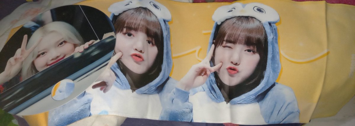 1209__j's tweet photo. wts slogan yerin + fan 75k include all. ngga pernah dipakai dari tahun 2019 apa ya? boleeh nego tipis. dom jakarta https://t.co/FJhudWKpD2
