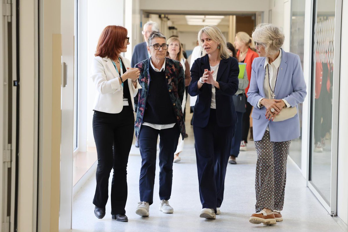 Avui la consellera de Salut, Olga Pané, ha fet la seva primera visita institucional a l’#Hospital i ha recorregut els dos espais diàfans on s’han de construir els quiròfans nous, que sumen un total de 1.600 metres quadrats.  

Notícia completa: bit.ly/42Vx4ij 

#Salut