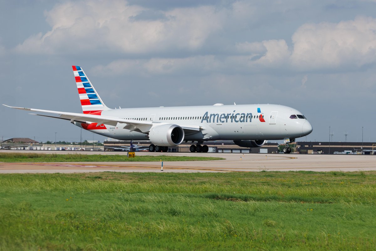 AmericanAir's tweet image. We are proud to announce that yesterday we received the first two @Boeing 787-9s with our new Flagship® Suite seats and interior design. Our new suites feature privacy doors, with more personal storage space and one-of-a-kind chaise lounge seating options. This new premium…