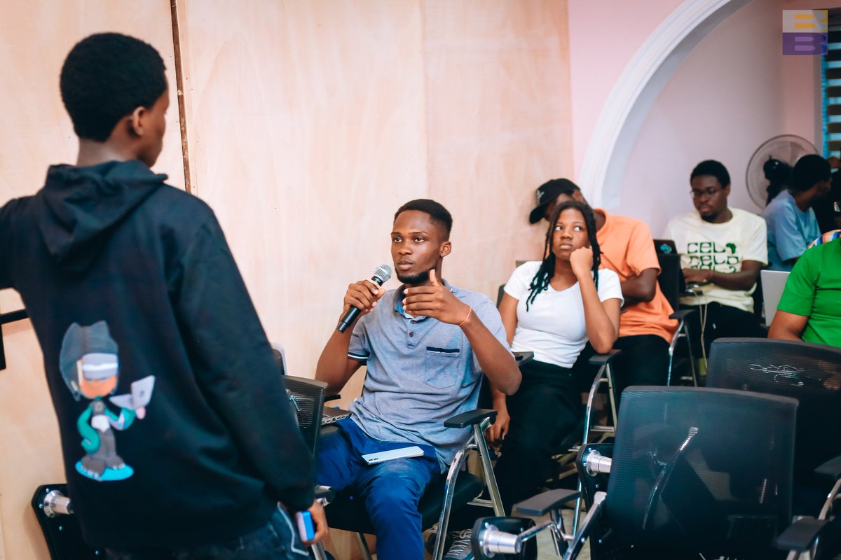 jokerjnr2's tweet photo. The Base Batch Accra meet up was a very insightful and eye-opening event for most developers and newbies like meπ...hoping to jump on the next one..ππ
#basebatchaccra
@baseworkshops @DruxAMB @jessepollak @Sir_Damilare https://t.co/nk6i3AbpDW