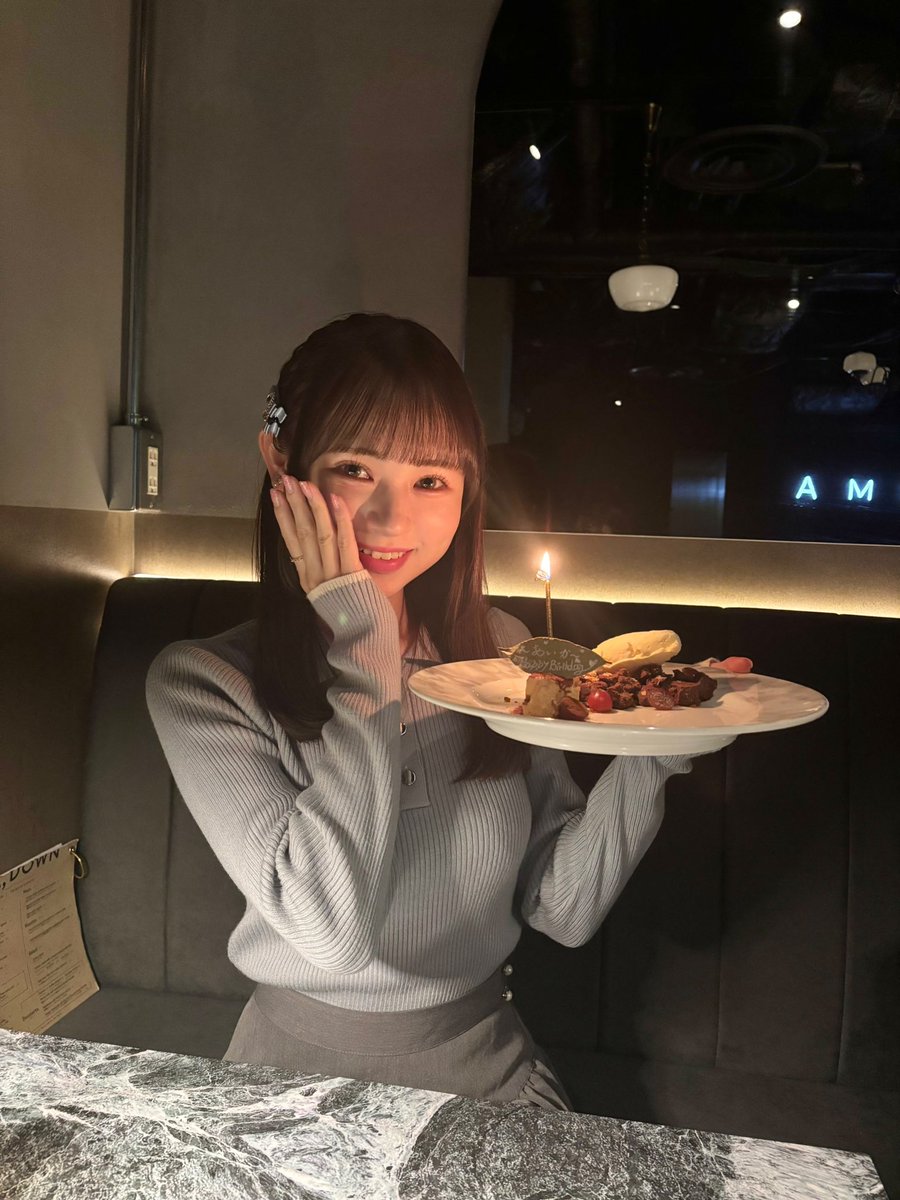 aipipi_48's tweet photo. たくさんのお祝いメッセージありがとうございました🎂
23歳も大好きでいっぱいの1年にできるように頑張ります🌸

今日は、和奏がお祝いしてくれたよ~🐱
プレートびっくりした、ありがとう՞߹ - ߹՞♡ https://t.co/TRRleVeCyP