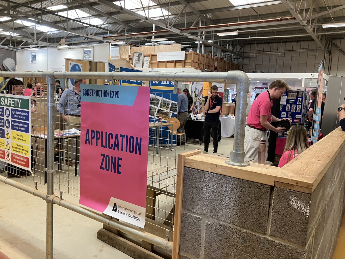 ExeApprentices's tweet image. Our first Construction Expo is well underway, and we&apos;ve seen our full-time Construction students having great conversations with employers from across the sector. Thanks to our employers for coming!

#ExeCollProud  #apprenticeship #apprentice #exetercollege #exeterapprenticeships