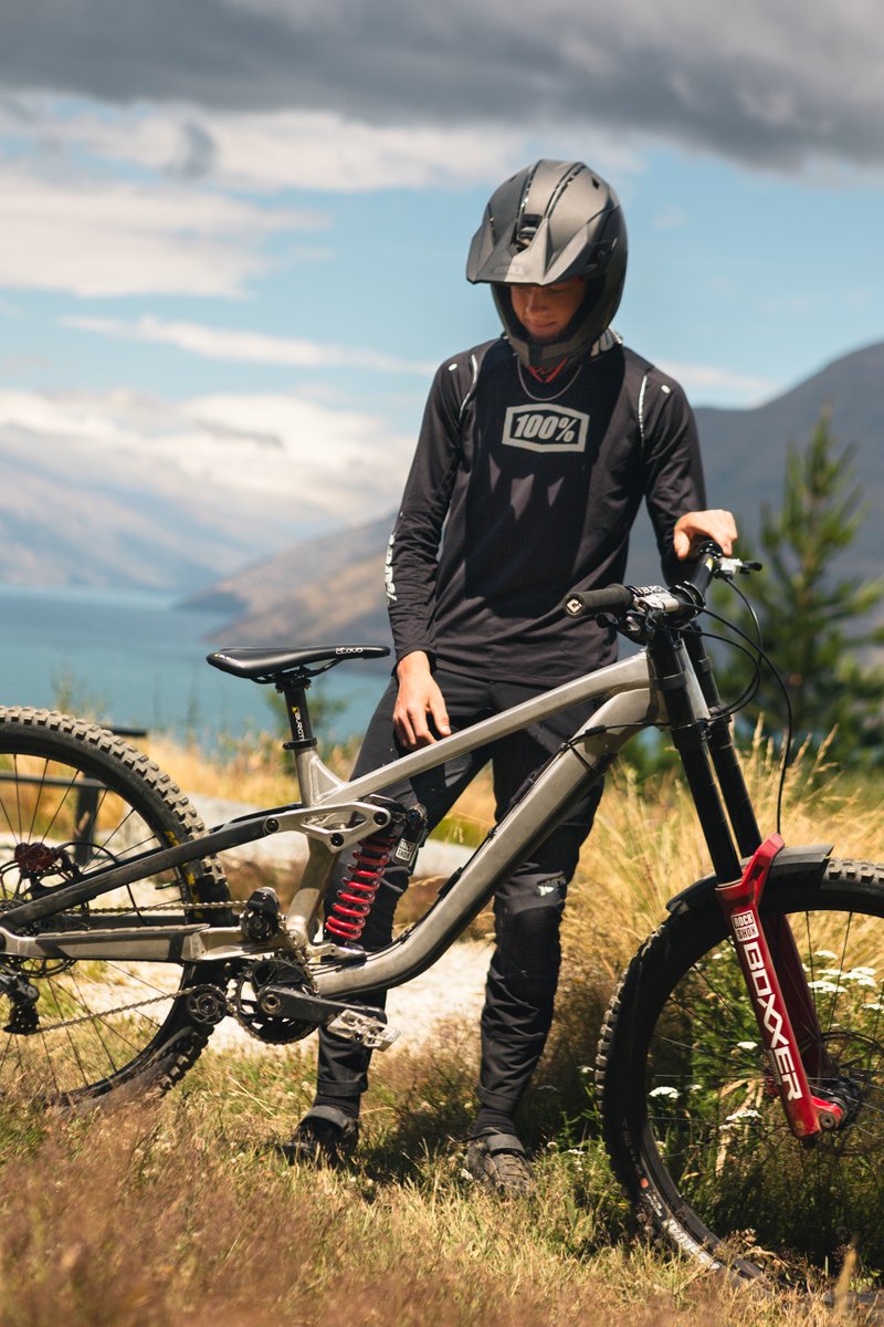 Ollie Davis might be the nicest man in downhill racing. He takes his grandmother to coffee every week -- sometimes twice!

But beneath that humble exterior is one of the most determined competitors on the circuit. Get to know your new favorite rider: racing.trekbikes.com/stories/tfr-do…