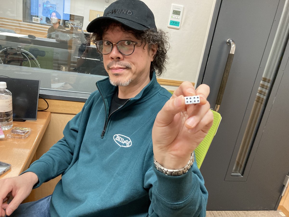 ひる＼✧٩(ˊωˋ*)و✧ ／ほー！
きょう18時30分からは！

／
　  #文化放送「 #純次と直樹 」
＼

⭐チンチロリン「恋がつく歌」対決！
⭐今日のオンエアを聴いた人は、奇跡の瞬間に立ち会える！？

 #radiko はコチラ♪
radiko.jp/share/?sid=QRR…