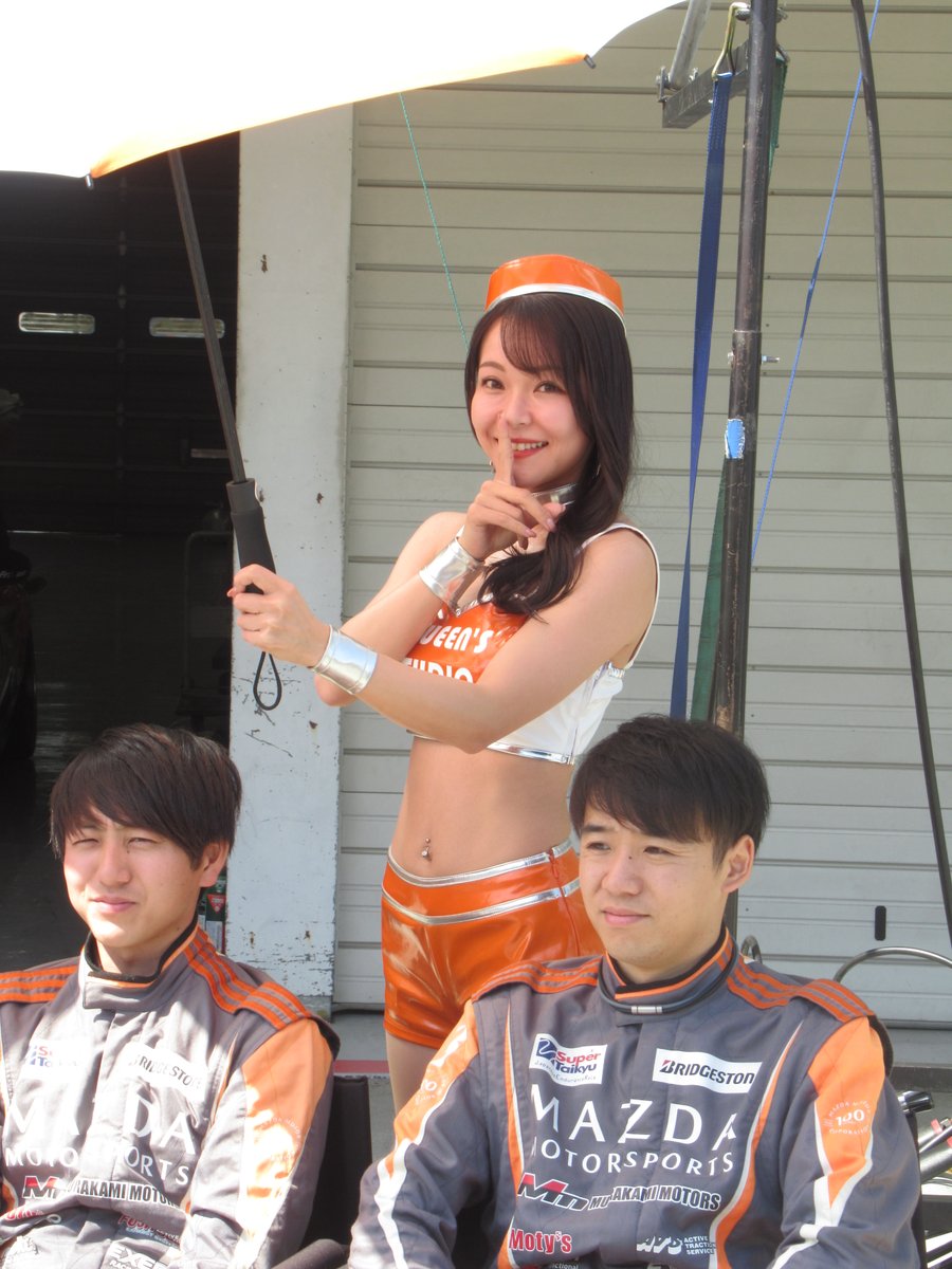 y50m6rb6ffjxi71's tweet photo. 2025.4.27 #SUPER耐久 Rd.2 ピットウォーク
#クイーンズエンジェルス
#鬼塚すずの さん(@Oni777su )
撮影させていただきありがとうございました🙇♂️
#村上モータース
#queensstudio
#SUPER耐久2025
#スーパー耐久
#S耐
#RQ #レースクイーン
#鈴鹿サーキット https://t.co/sAAO2VdrPg