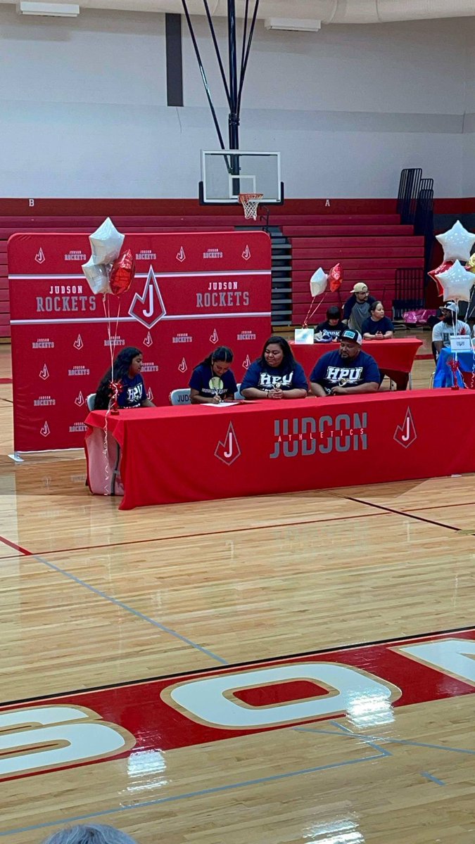 mjazzlynn06's tweet photo. SIGNED🔏🥎 @hpusports @HPUTX https://t.co/qkoUNnzHXe