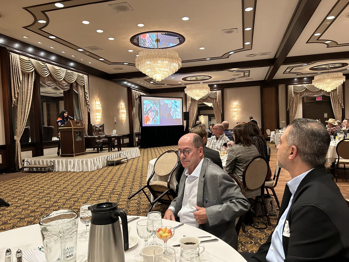 Bulavinaka's tweet image. Local Canadian company, PriMED Medical Products with over 70+ % global market share in Medical supplies based in Edmonton. Thank you David Welch, Chairman & CEO at Synergy Network @ChateauLacombe