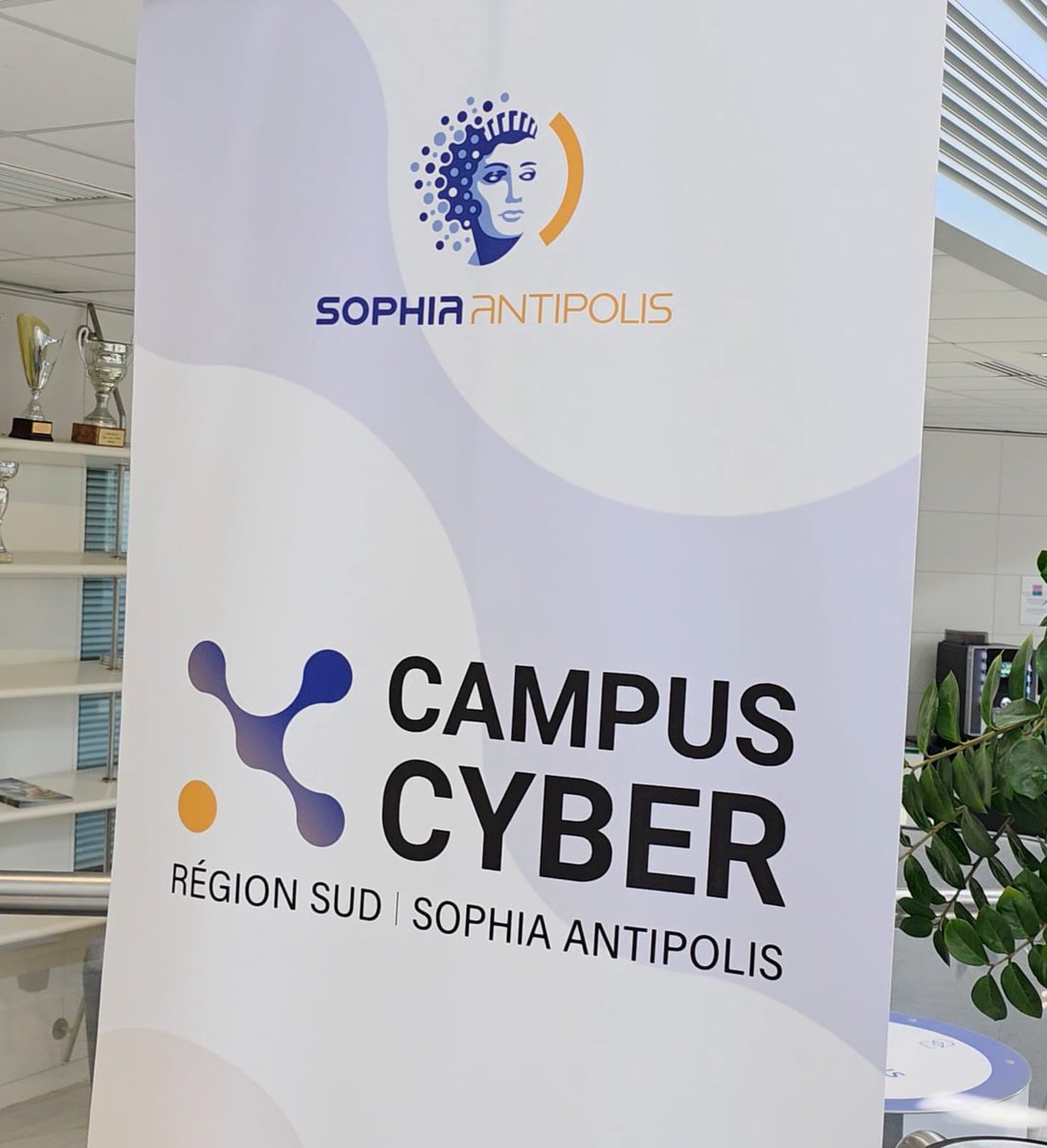 JeanLeonetti's tweet image. Nous lançons avec @KLEYNHOFF,  @JpSavarino et Jean Pierre Mascarelli, le Cyber Campus Territorial de @SophiaAntip0lis chez Amadeus. Une étape majeure pour notre technopole, qui affirme son rôle moteur en cybersécurité et intelligence artificielle.

Ce campus « hors les murs »…