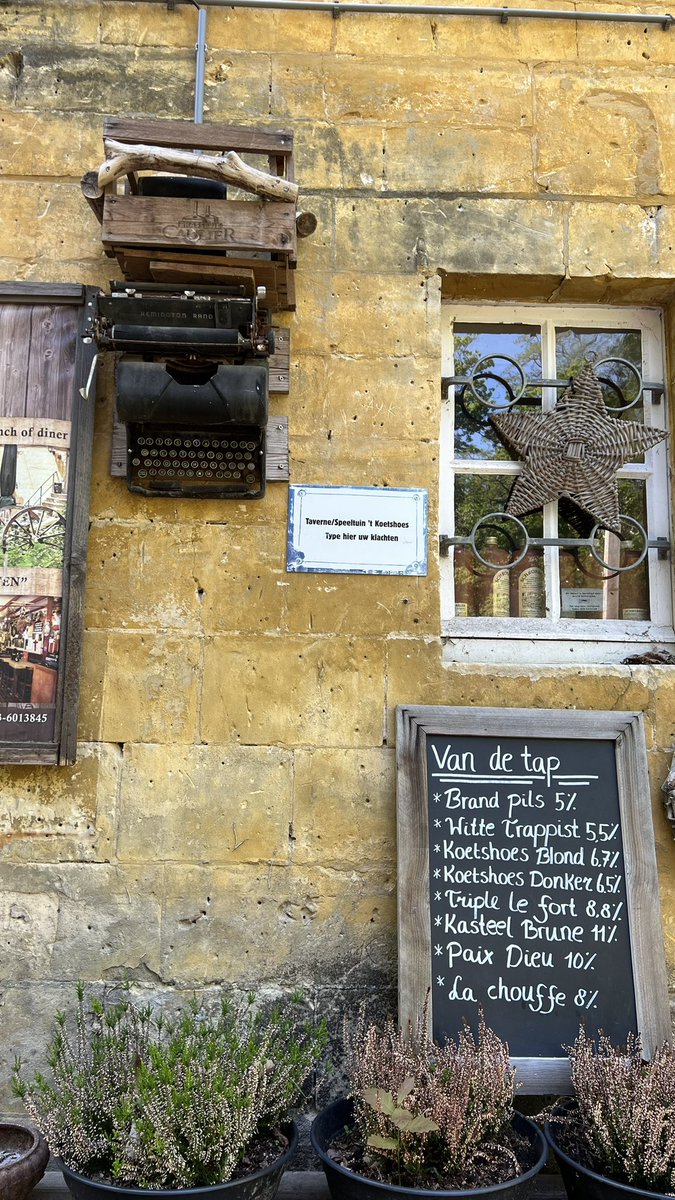 Passief agressieve bordjes. En humor. Ik houd er van.