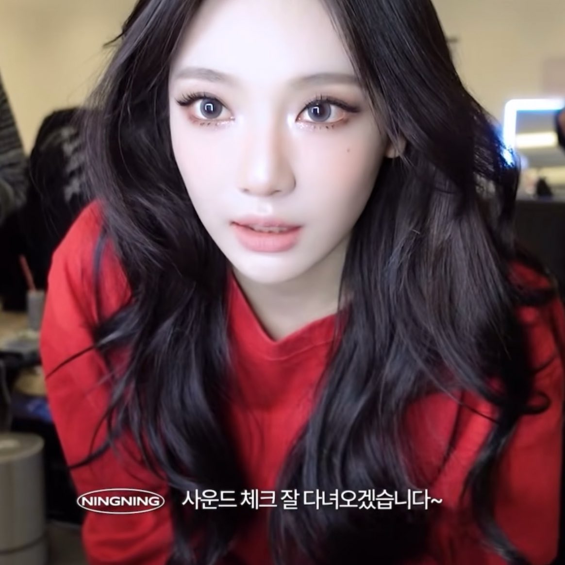 ningshourly's tweet photo. SHE’S SO PRETTY https://t.co/FQF6374ok1