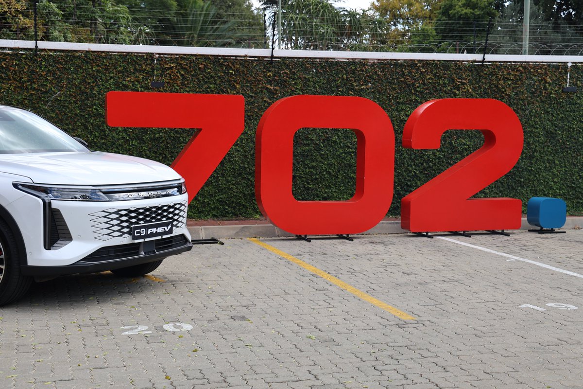 Radio702's tweet photo. Celebrating #InternationalJazzDay with Jazz and Beyond

Join us for LIVE jazz performances while enjoying exquisite food in Houghton.

Currently, we are celebrating jazz at Nelson Mandela's home, the Sanctuary Mandela.

International Jazz Day with 702, @CapeTalk  and Jazz & Beyond is powered by @Omoda_SA 

#InternationalJazzDay #OMODA #Steenberg #702JazzandBeyond #702SanctuaryMandela #702WalkTheTalk