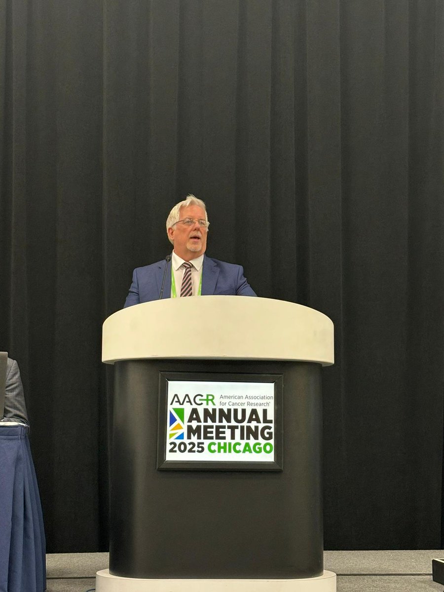 It's been a busy couple of days for the Christie research team at the <a href="/AACR/">AACR</a>  Annual Meeting in Chicago. #AACR25

Professor Robert Bristow chaired the Presidential Select Symposium on how we can leverage science to reduce the cancer burden worldwide.

🧵1/3