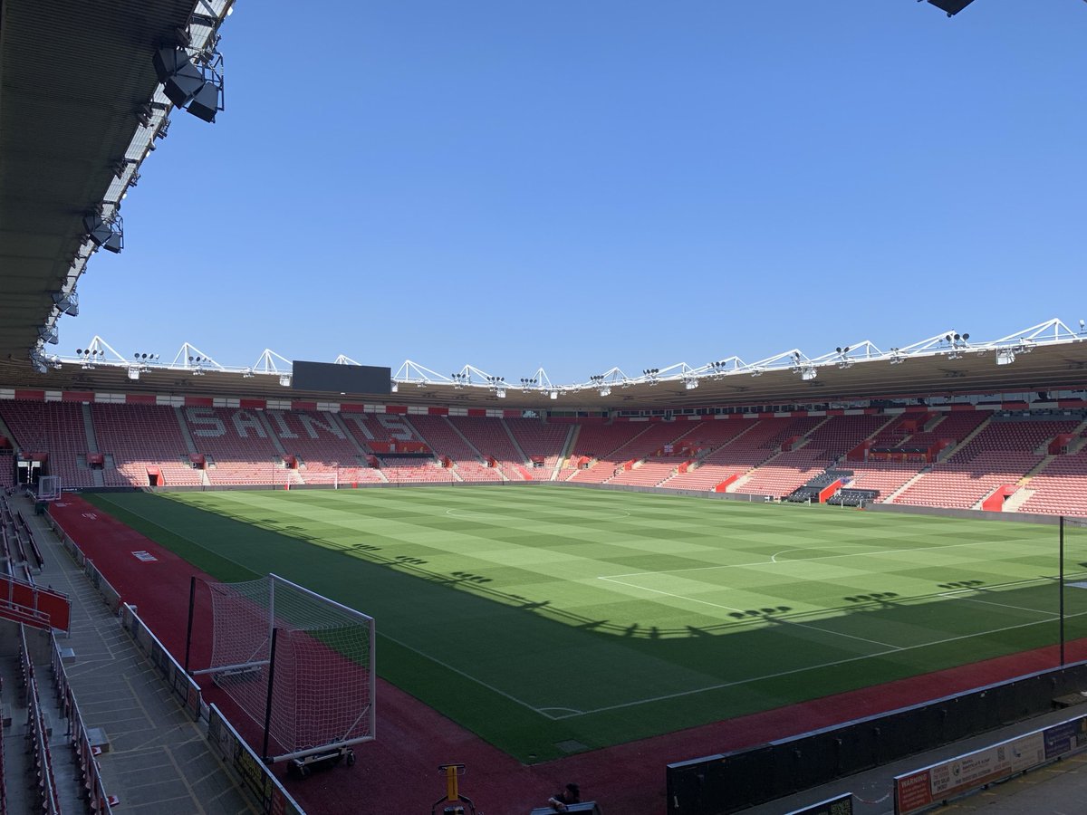 stevenew12's tweet image. After two games at the weekend. A good rake out,rotary and granular feed yesterday. A divot and double cut today. 3 more games in the next 5 days. Not bad for just the two of us. @dogpockets @GJMills2000 #SaintsFC.