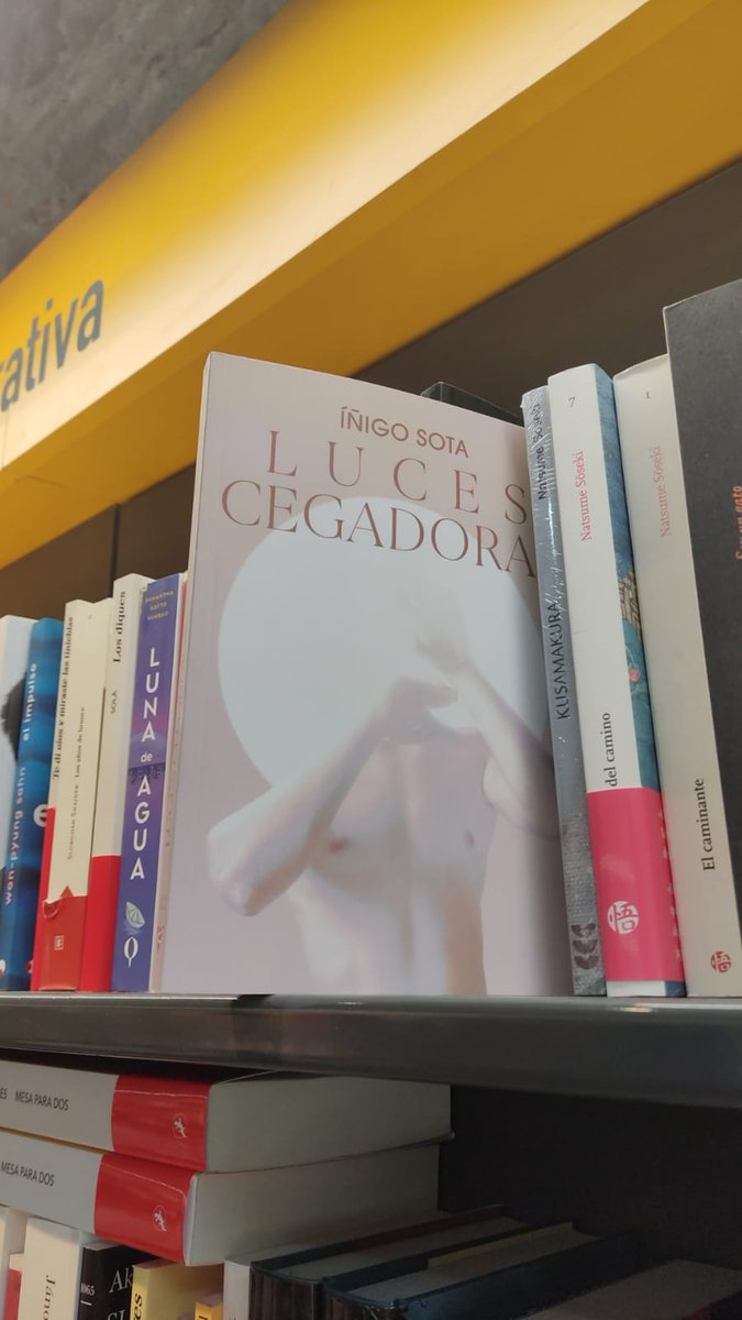 En la <a href="/librerialuces/">Librería Luces</a> de Málaga. Gracias por la foto, <a href="/miguelgescritor/">Miguelg</a>. ✨
#Lucescegadoras
