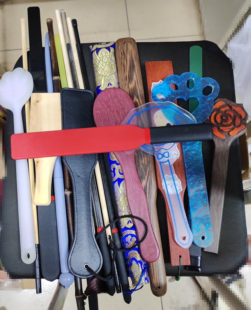 舍友不在，收拾一下工具
顺便d了两下（没意思，还有点儿emo）
不知不觉的已经买了这么多工具了